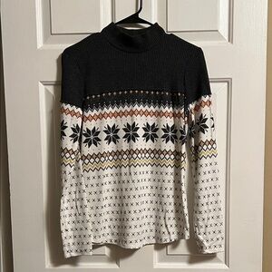 Maurices Grey and Cream Patterned Sweater